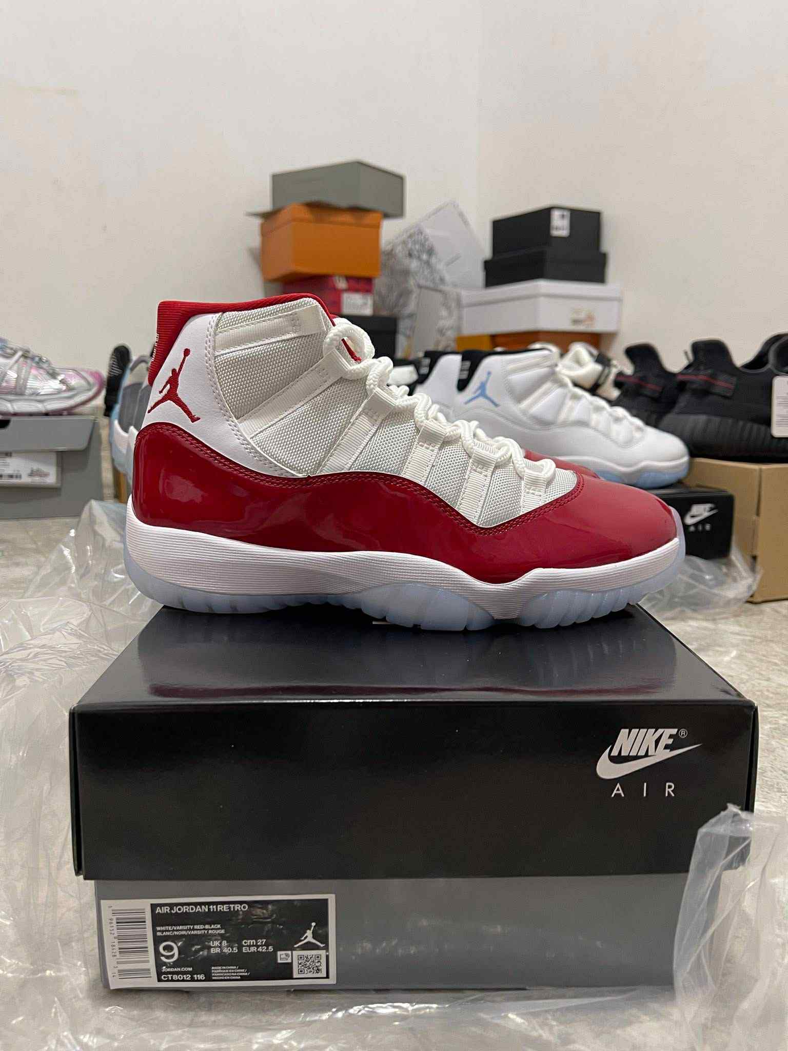 Air Jordan 11 Cherry White